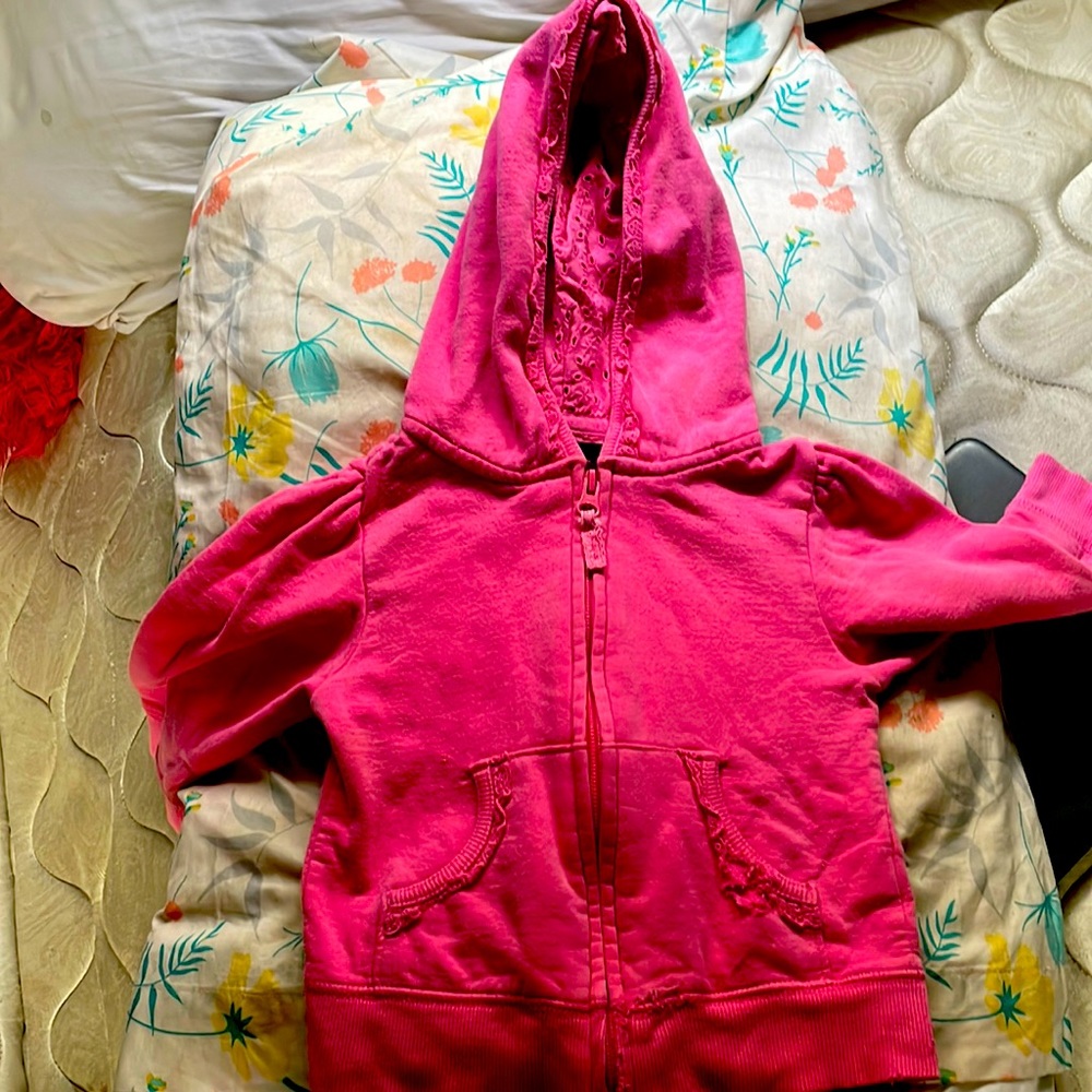 I love this jacket but my toddler does it fit it but more